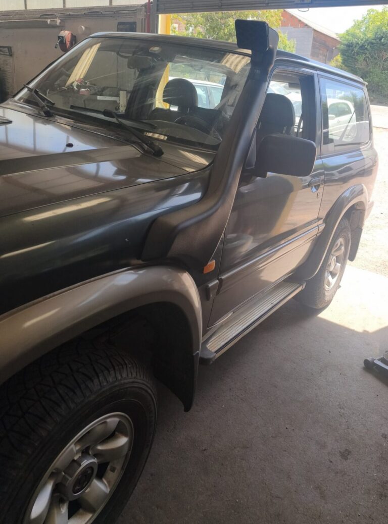 Pose d'un snorkel sur un 4x4
